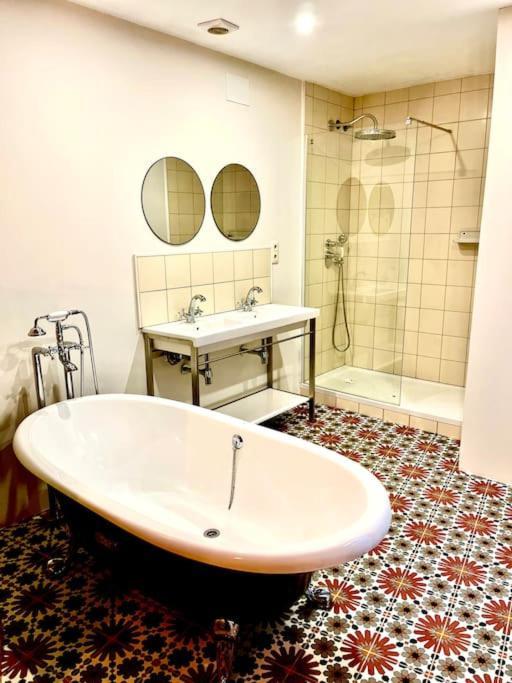 Huge Superb Duplex Old Town Сasa de vacaciones